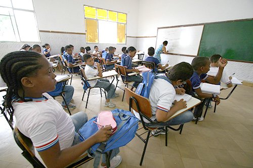 Educadores recebem pagamento de precatório do Fundef até o dia 30 de setembro