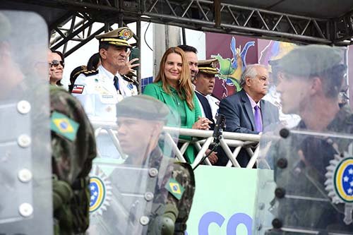 População prestigia volta do desfile de 7 de Setembro após dois anos de pandemia
