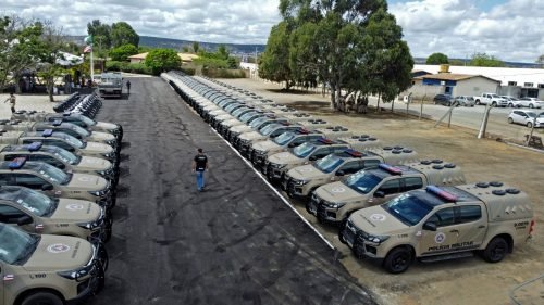 Estado da Bahia entrega 91 viaturas para região sudoeste e autoriza mais de R$ 56 milhões em novas obras