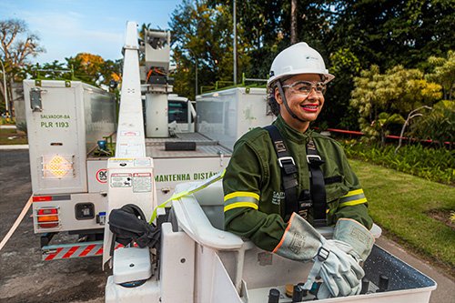Neoenergia Coelba realiza formatura de turma da Escola de Eletricistas em Ilhéus