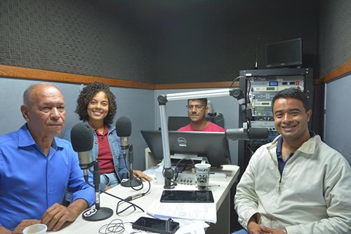 Rádio Câmara 90.3 FM estreia novos programas locais