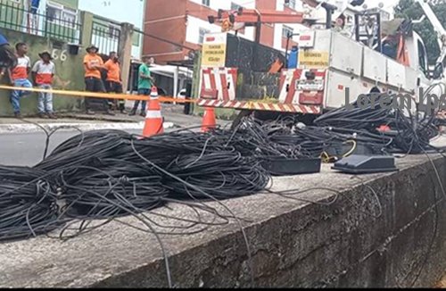 Remoção recorde: 200 toneladas de fiação irregular de telecomunicação são retiradas na Bahia