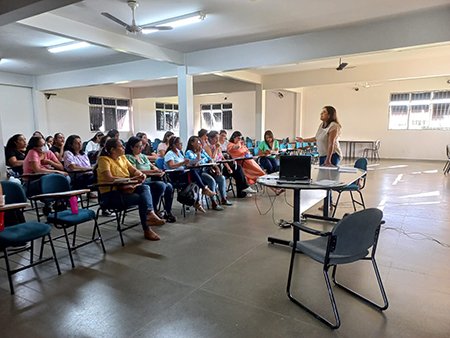 SMS inicia reforço com vacinas bivalentes contra Covid-19 para grupos prioritários