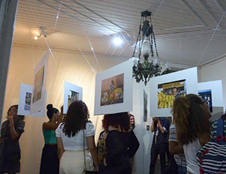 Curso de jornalismo da UESB faz exposição artística no Memorial Regis Pacheco