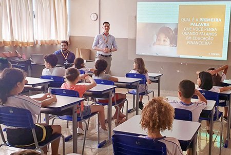 Cresol aproxima a comunidade de ações de educação financeira na 10ª SENEF