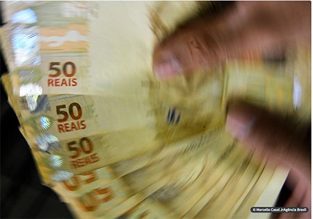 Salário mínimo de R$ 1.320 entra em vigor nesta segunda Dia do Trabalhador