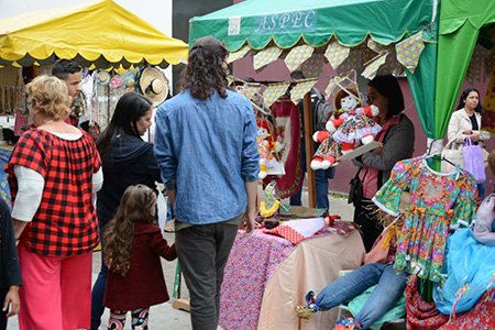 Feira da Economia Solidária Junina de volta à Travessa Lauro de Freitas até a próxima sexta