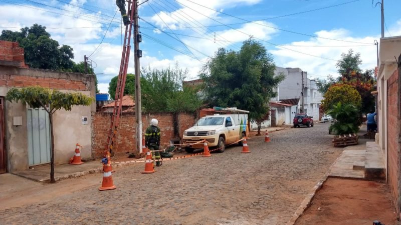 Ligações clandestinas: energia recuperada na Bahia poderia abastecer Salvador durante um mês
