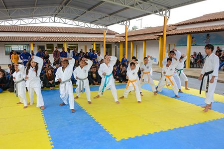 Evento esportivo movimenta Escola Maria Santana no bairro Parque COMVEIMA I