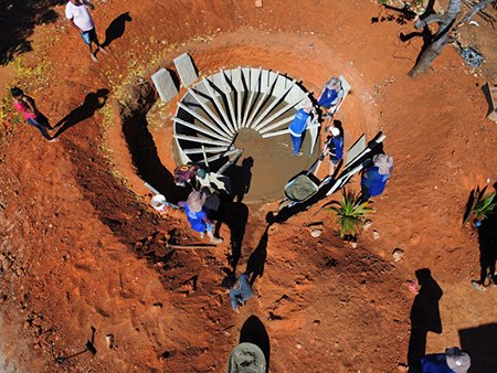 Alunos do UNASP fazem missão para construir poço e cisterna em região tomada pela seca