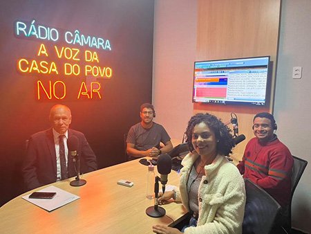 Rádio Câmara inaugura novo estúdio e apresenta novidades na programação da emissora