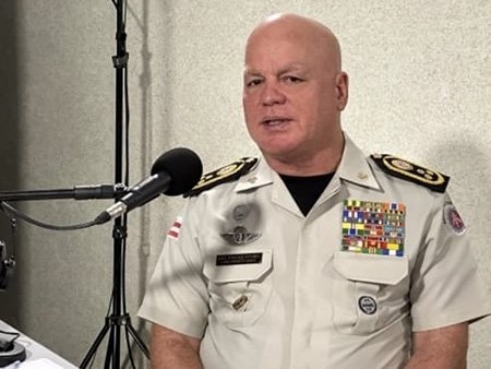 Comandante condecora 12 policias militares nesta sexta, 25, Dia do Soldado em Conquista