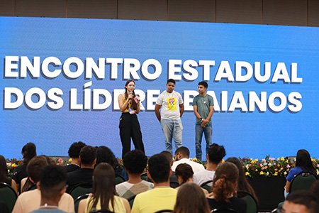 Alunos da rede estadual apresentam propostas para a educação ao governador da Bahia durante Encontro de Lideranças Estudantis