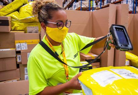 DHL Supply Chain abre vagas para trainee de estudantes e estágios para recém-formados