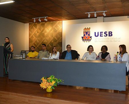 Câmara realiza audiência pública sobre Setembro Amarelo no auditório da UESB