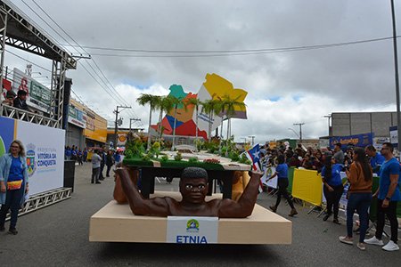 Sete de Setembro destaca desenvolvimento de Vitória da Conquista e homenageia migrantes