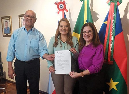 Deputada Federal Rogéria Santos confirma investimentos em Vitória da Conquista