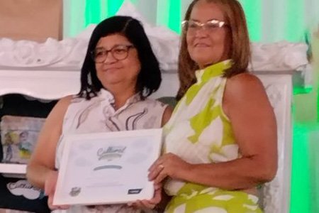 Sicoob premia vencedores de concurso cultural da Escola Municipal Anisio Teixeira