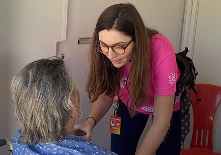 Dia do Médico: Conheça os médicos voluntários que não usam jaleco