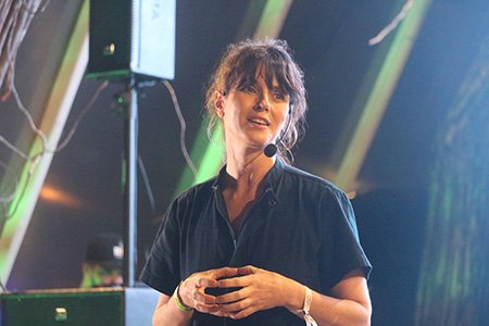 Helena Rizzo participa da abertura oficial do Festival Esquina do Mundo em Arraial d’Ajuda