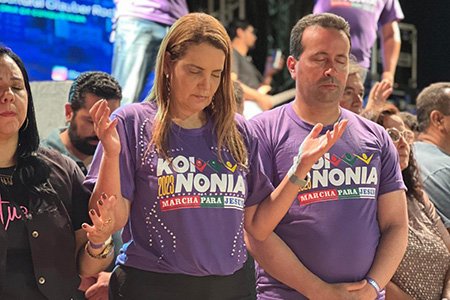 Marcha para Jesus leva multidão às ruas na festa de aniversário de Vitória da Conquista