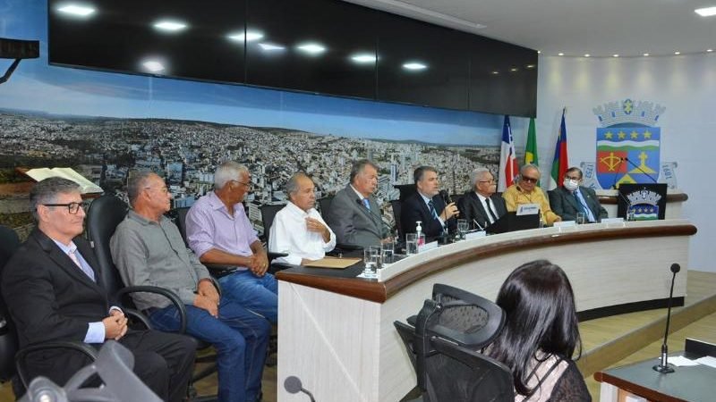 Câmara Municipal Homenageia Constituintes Municipais em Audiência Pública