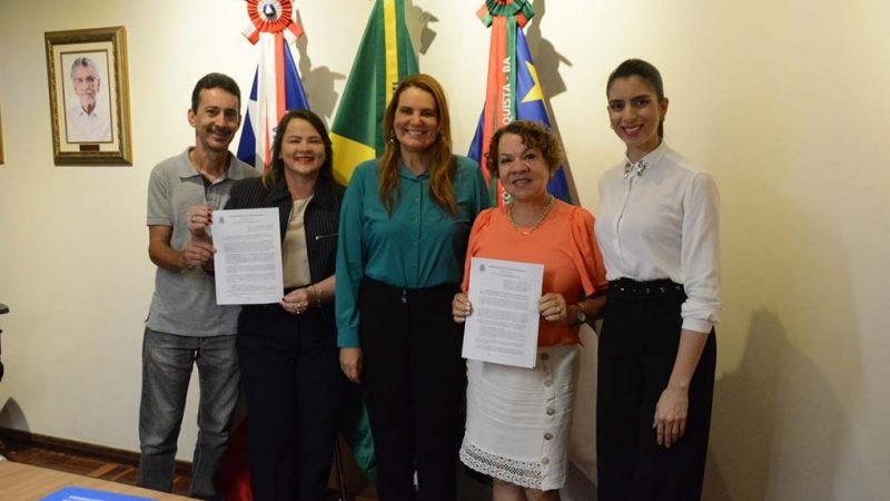Prefeitura formaliza doação de terrenos à Casa do Amor e ao Lar da Terceira Idade