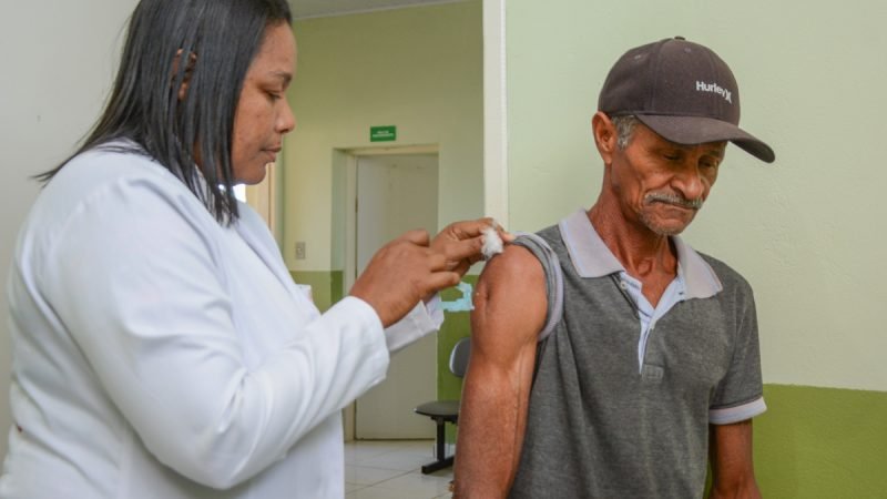 Nesta segunda-feira, SMS inicia vacinação de reforço bivalente para pessoas acima de 60 anos