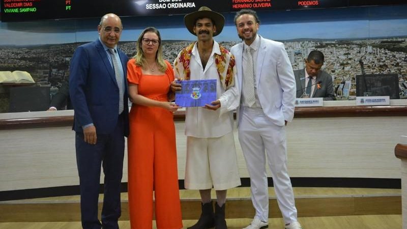 Câmara homenageia artistas por conquista de prêmio no principal festival de música do Brasil