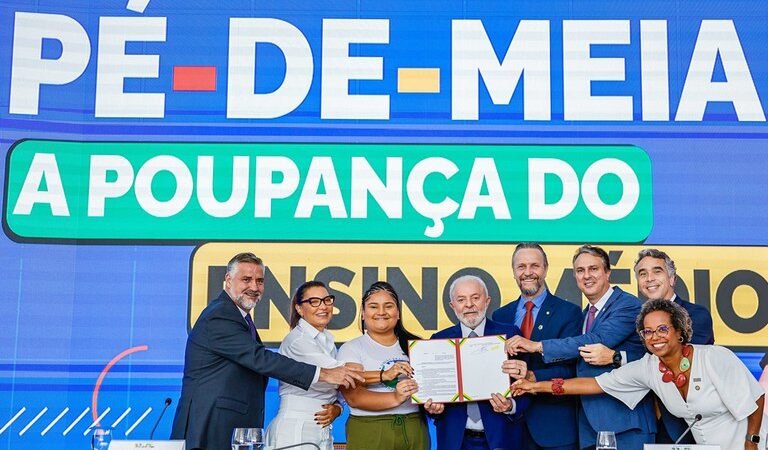 Pé-de-Meia prevê R$ 9.200 por aluno para permanência de estudantes no Ensino Médio