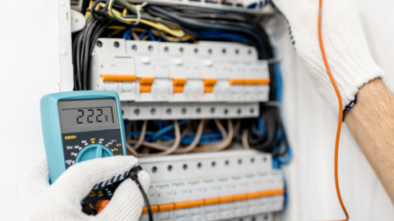 Caso de choque em Andorinha acende alerta para cuidados necessários com energia elétrica