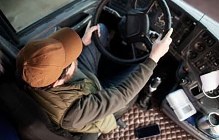 Startup baiana cria app que dá ‘bronca’ em motoristas que dirigem usando celular