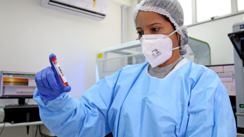 Lacen-BA detecta nova variante do coronavírus em Salvador e mais 16 cidades da Bahia
