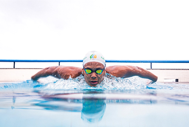 Celine Bispo, baiana, campeã sul-americana juvenil de natação, entra para o Time Neoenergia