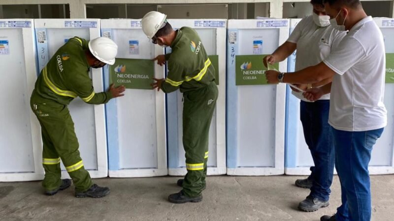 Neoenergia Coelba doa 600 geladeiras para famílias impactadas pelas chuvas no oeste e sul da Bahia