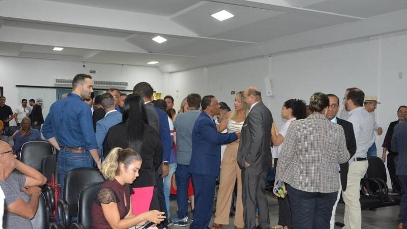 Câmara realiza sessão de abertura dos trabalhos legislativos de 2024 sem a prefeita Sheila Lemos