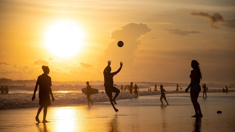 Fundação Grupo Boticário e Unesco oferecem bolsas para a produção de reportagens sobre a relação entre esporte e oceano