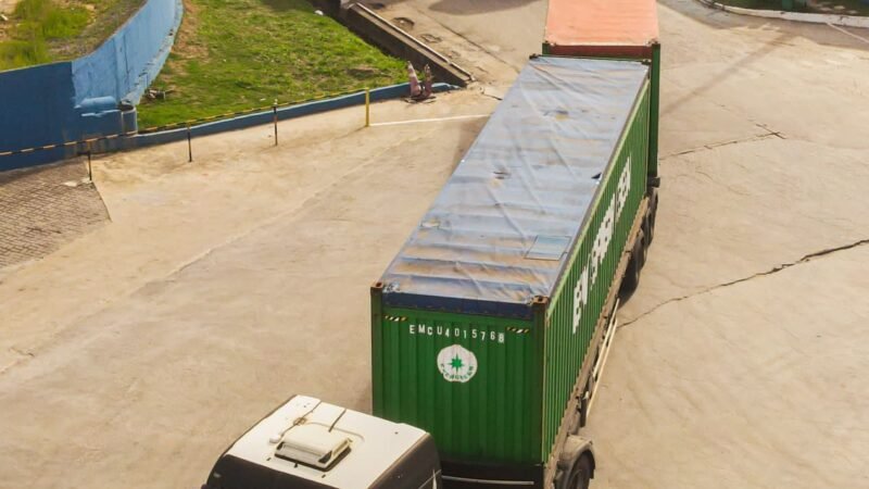 Contêineres com equipamentos da China chegam para sondagem da Ponte Salvador-Itaparica