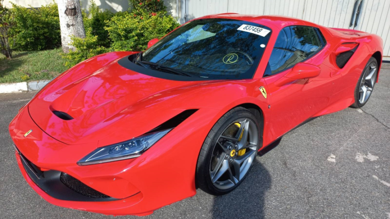 Ferrari F8 Spider avaliada em mais de R＄4 milhões vai a leilão organizado pela Copart