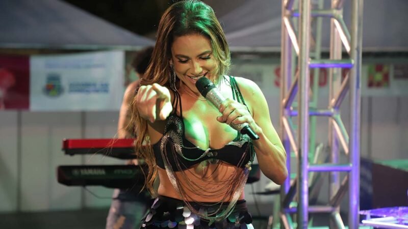 Cátia Guimma e Robertinha encerram evento em homenagem ao Dia da Mulher com Axé Music e ‘Bregadeira’