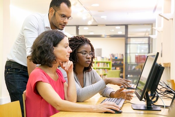 Prêmio Professora Zélia Saldanha abre inscrições de incentivos para publicação de livros