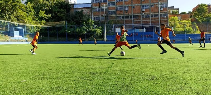 Escolinha de futebol para jovens em situação de vulnerabilidade social conta com o apoio do Banco do Nordeste