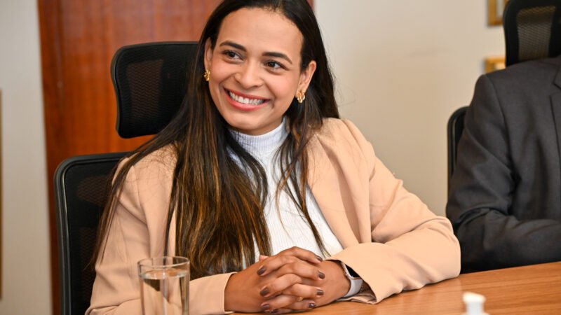 Correios e administração municipal pensam juntos soluções para a comunidade