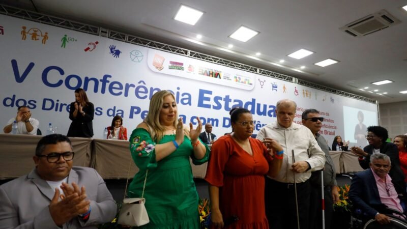 Governo da Bahia amplia diálogo sobre direitos das pessoas com deficiência durante conferência em Salvador