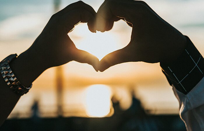 Crônica da semana, por Nilson Lattari: SIMPLESMENTE, AMOR.