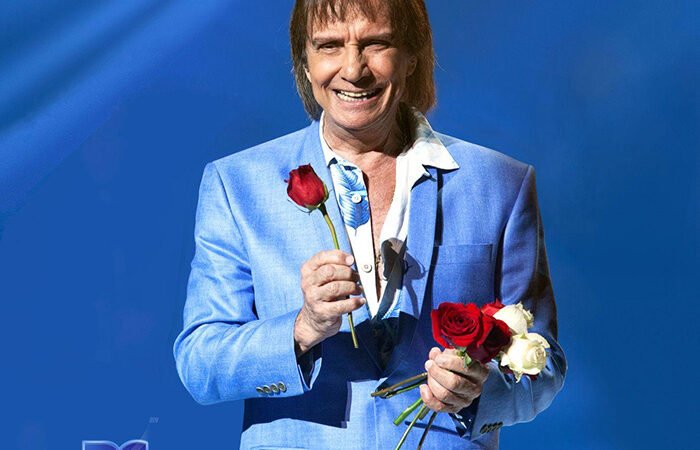 Voz, carisma, talento e toda emoção de Roberto Carlos em Vitória da Conquista