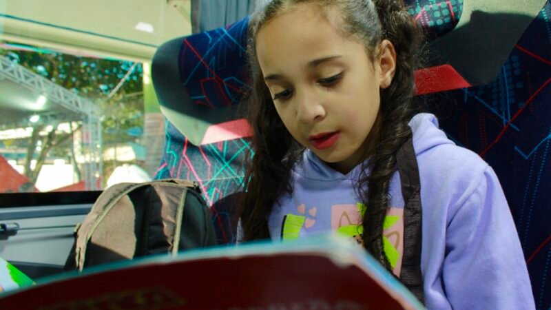 Biblioteca Móvel BIBEX promete encantar crianças e adultos na Fligê 2024
