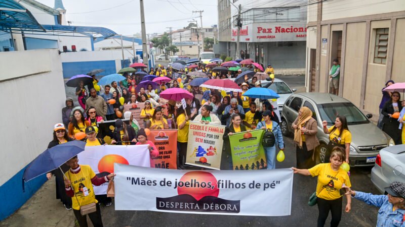 Projeto Desperta Débora realizada caminhada de oração pelos filhos
