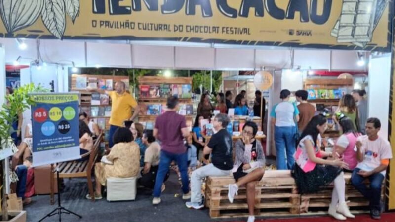 Editora da Uesc lançou livros no Chocolat Festival Ilhéus
