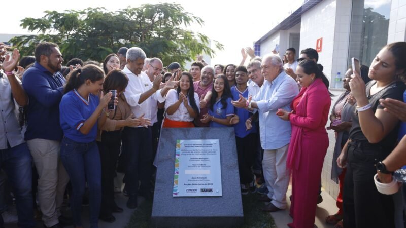 Colégio de tempo integral inaugurado em Poções